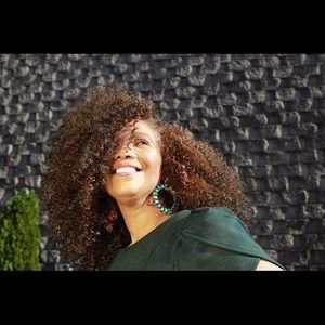 Meet your Posher, Angella